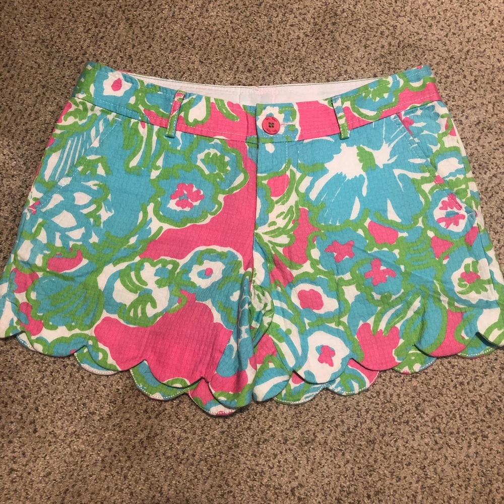 Lilly Pulitzer Buttercup shorts size 4